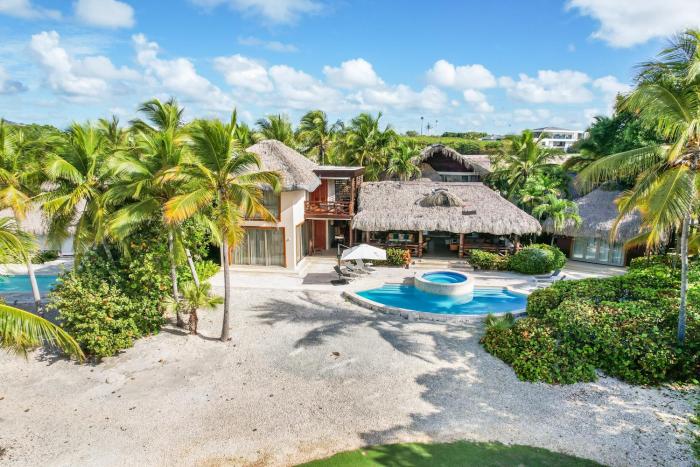 5BR Cap Cana Villa with Ocean & Golf Views, Chef, Maid, Butler, Pool, Jacuzzi, and Beach Club Access
