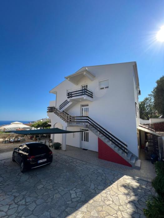 Apartments Andrović