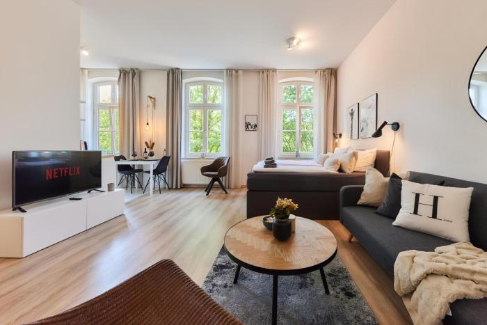 STUDIO3 zentral und ruhig mit Parkplatz, 5 min z Bali-T und GOP, Boxspringbett