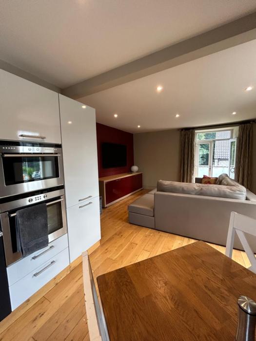Luxury Apartment - Great Location