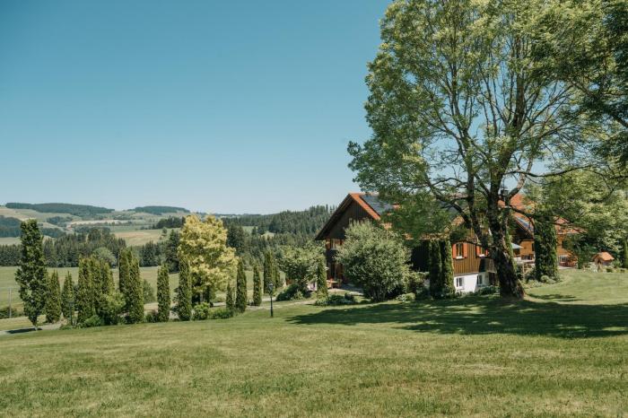 Mika Hof exklusive Apartments in Alleinlage mit Terrasse & Weitblick