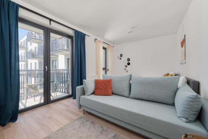 City Center Mirrors Apartment with Parking by Renters