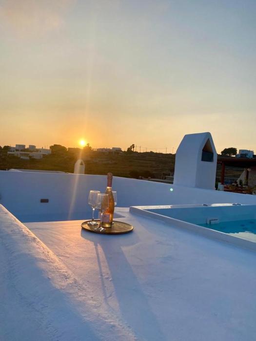 Villa Aderfia with private hot tub