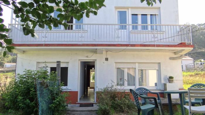 Casa Carmelo Casa amplia con jardín