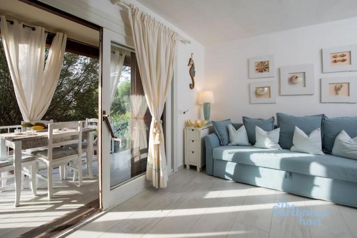 I quadri dellonda-Porto Rotondo free parking