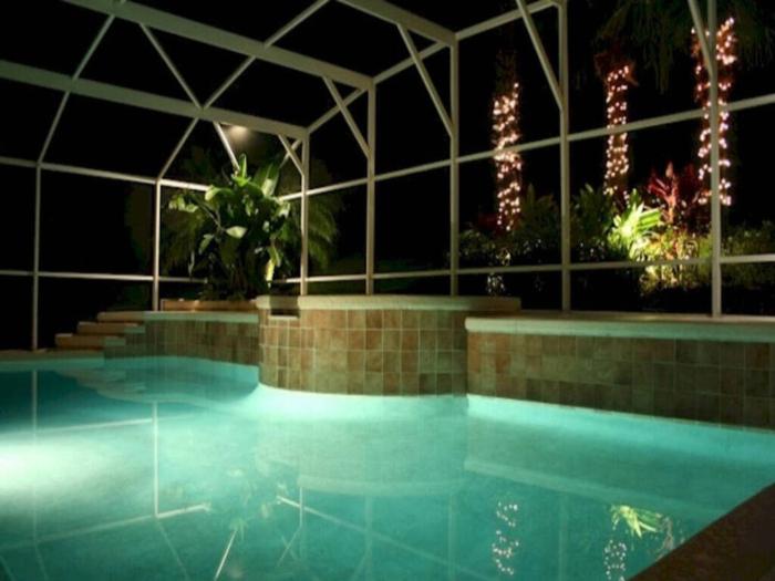 Especiale WOW 4BD Gorgeous Pool Home in Gated Com