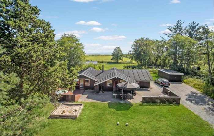 Four-Bedroom Holiday Home In Blavand