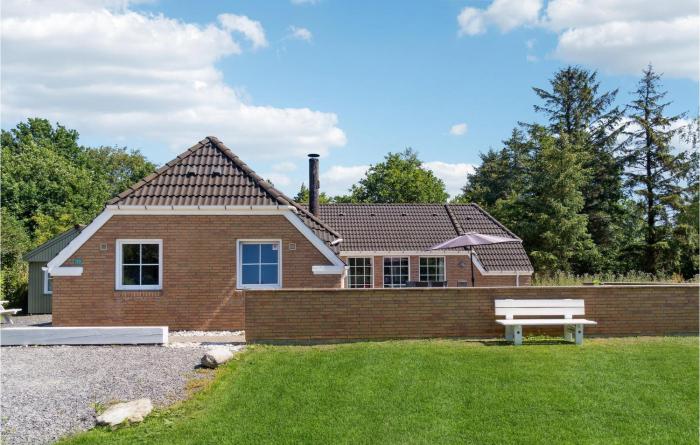 Cozy Home In Oksbøl With Sauna