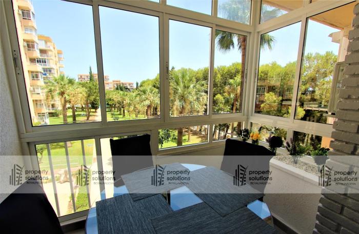 135 Ágata Apartamentos. Piscina y Playa. A corta distancia del centro.