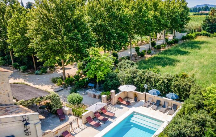 Lovely Home In Vallabregues