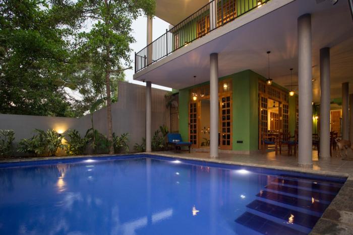 Barefoot Bungalow Hikka