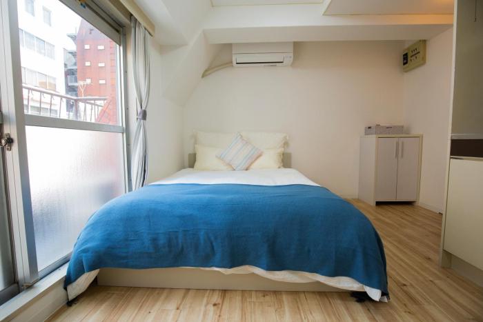 walk to Higahsi Shinjuku sta. WoSI