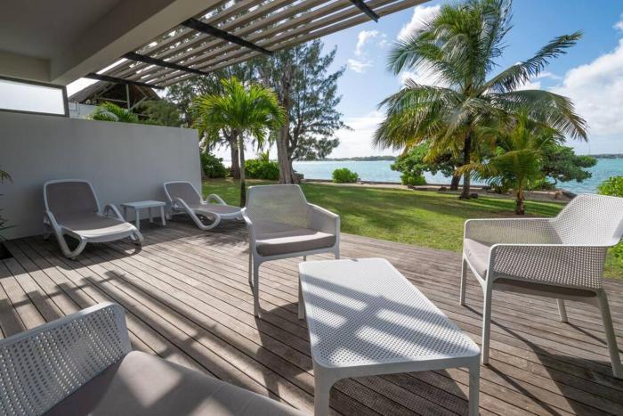 VILLA PIEDS DANS LEAU - GRAND BAIE