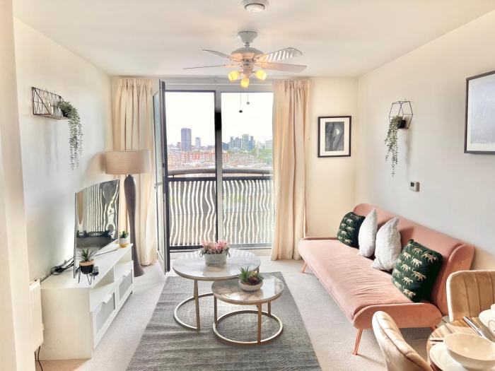 Central London skyline view highest floor service apartment