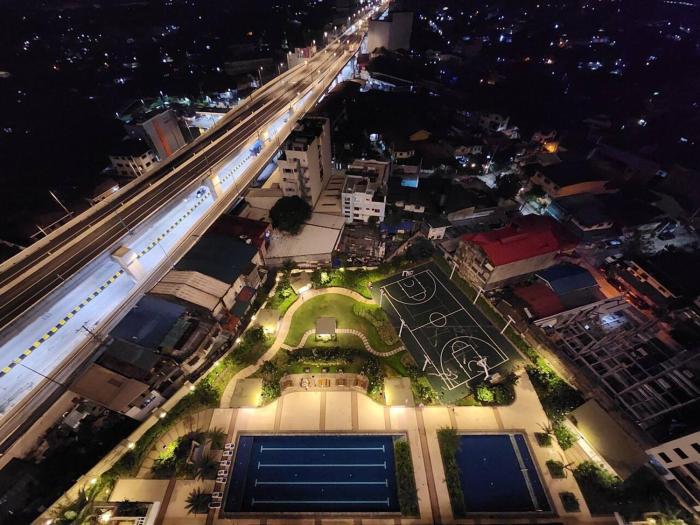 Spacious 1br 5min walk to AyalaMall Clvlf at THE CELANDINE