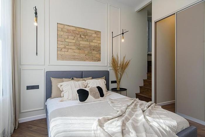 FREE PARKING Old Town Central Station Apart with Balcony