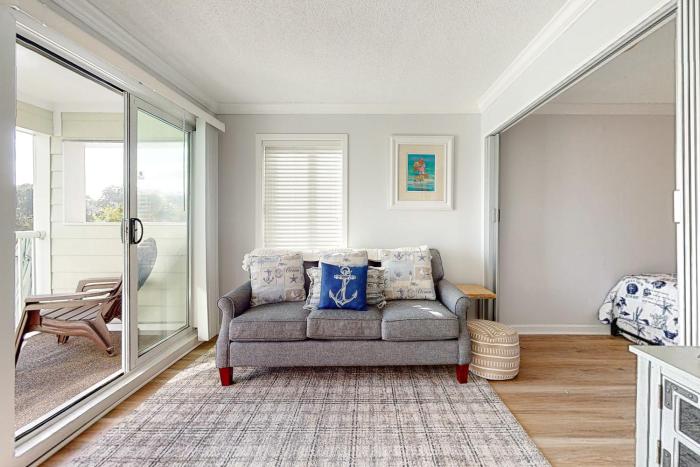 Pelican Cove SBC 105