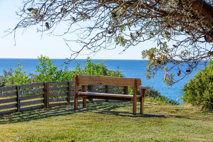 Aqua Beachfront - Pet Friendly - 2 Mins Walk to Beach