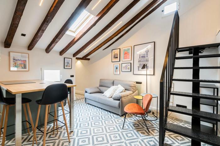 For You Rentals Ap TEMPORAL Rastro Madrid-Cascorro FCG94