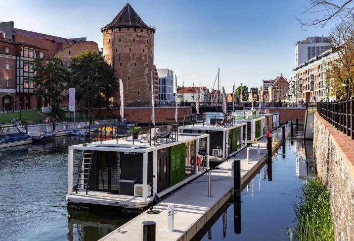 Domy Na Wodzie - La Mare Motlava Houseboats with Sauna by Downtown Apartments