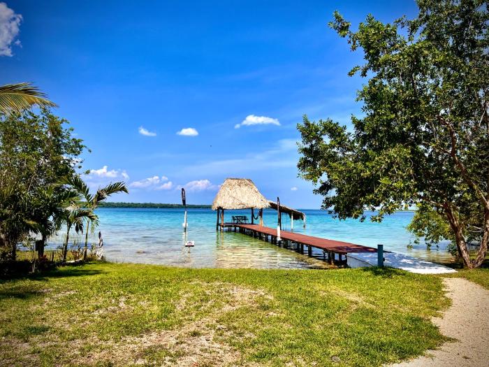 Cabaña con muelle privado en la Laguna de Bacalar