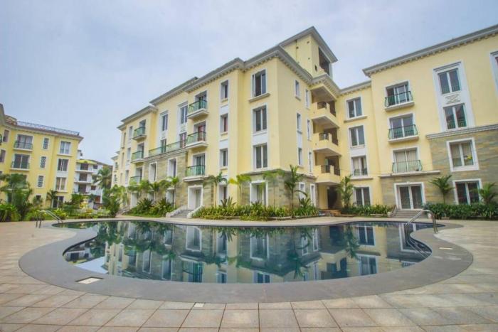 Luxury 2BHK Apt with Pool View @BAGA BEACH