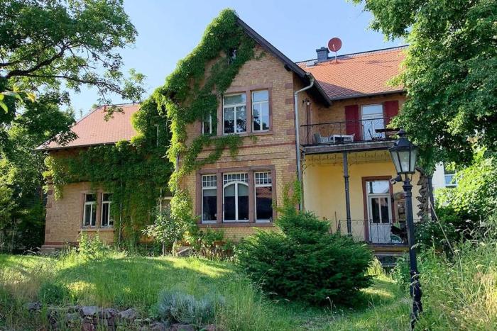 Herrschaftliches Apartment in historischer Villa