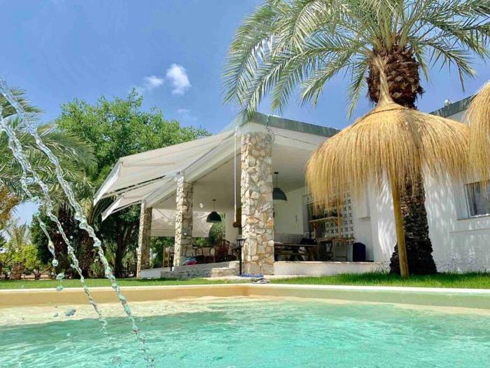 Preciosa casa renovada con piscina y precioso jardín privado, a 2h de Madrid en tren