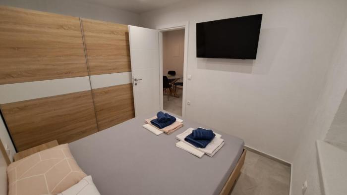 New,PREMIUM,1-bedroom app FJAKA,quiet strict center,free parking,tech-ready,near beach