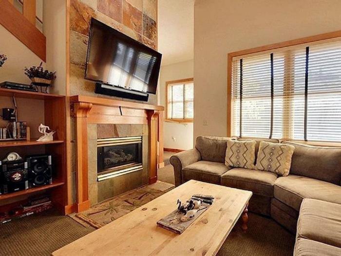 GH19 Greyhawk Mountain Getaway