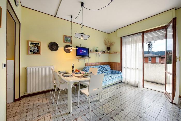 Edera With Balcony Few Steps From Sea - Happy Rentals