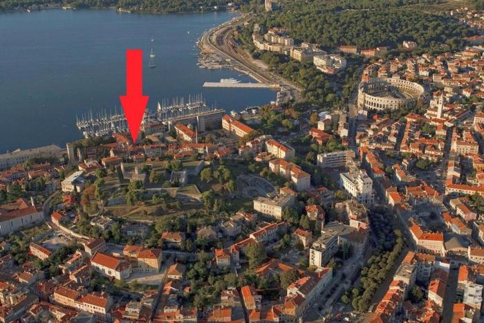 Apartment Chatedral Pula