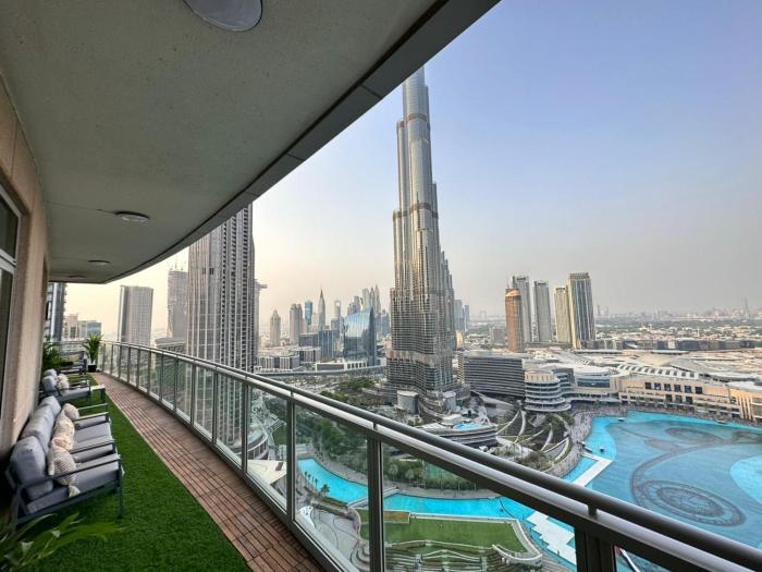 Durrani Homes - Alluring 5BR Penthouse with Burj Khalifa and Fountain View