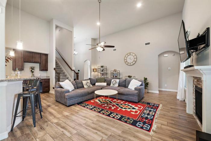 City Escape BBQ Yard WiFi Games Pets Welcome