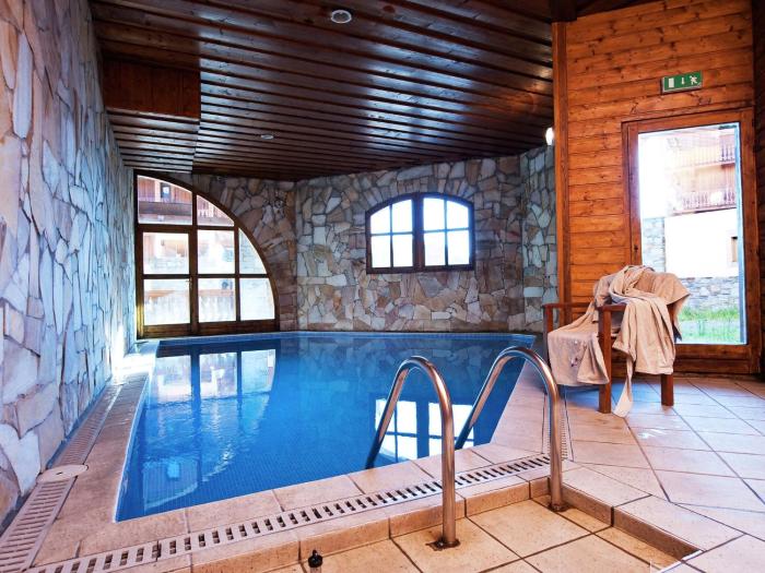 Cozy Chalet-Style Flat