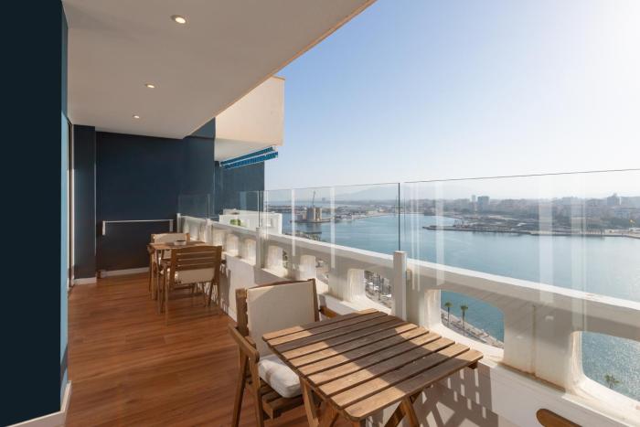 Luxury beachport apartment
