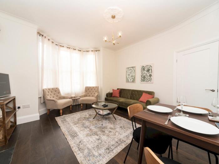 Elegant Modern 2 Bed Flat Near Greenwich Park - Pass the Keys
