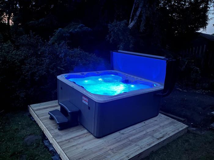 BlaydonBurn - Sleeps 6 - Parking - Garden - HotTub