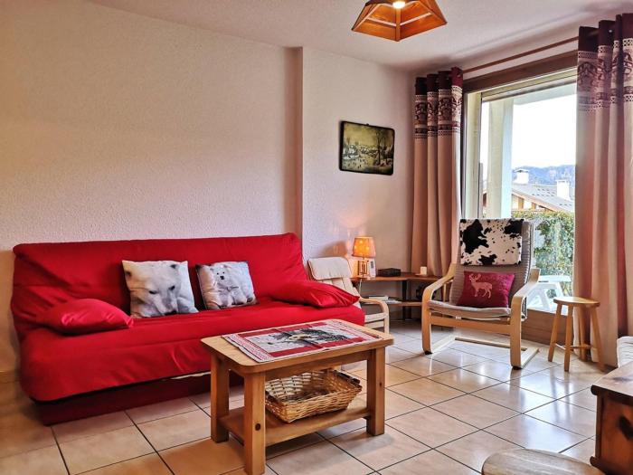 Appartement cosy avec terrasse - 6 pers, proche pistes et commerces, parking inclus - FR-1-595-81