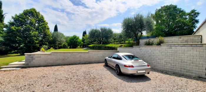 Apartment Pergola with Mediterranean Garden & BBQ