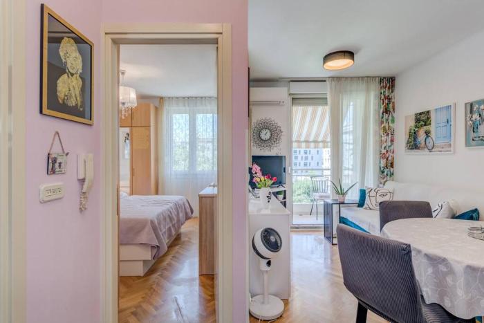 Aureola Center Apartment