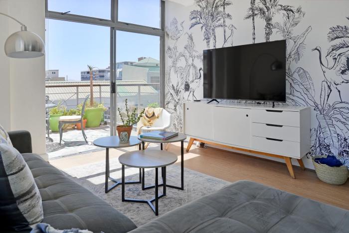 Spacious City Living Pool & Gym Facilities