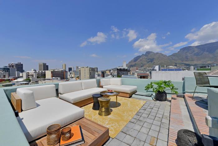Bo-Kaap Elegance Historic Luxury & Mountain Views