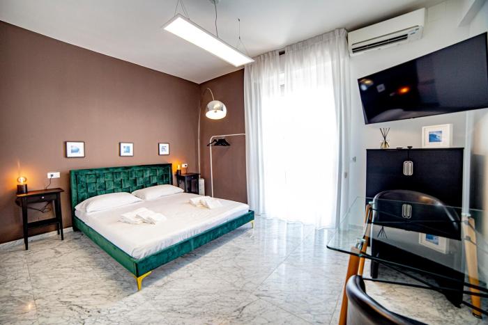 Splendida camera vista mare con terrazza e finiture di lusso