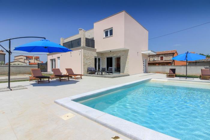 New modern villa Gogo with private pool near the beach and town of Pula by WiiBuk