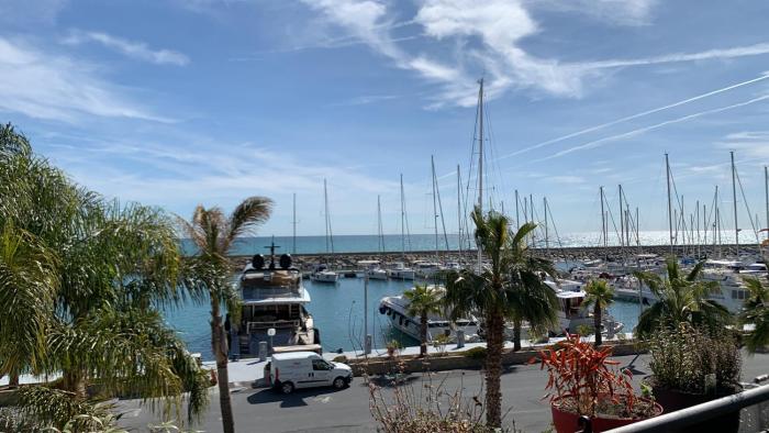 Luxury Apartment San Lorenzo al Mare