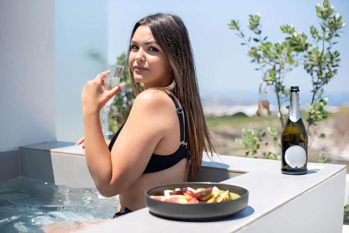 Vista Al Mar Santorini (sea view & hot tub jacuzzi)