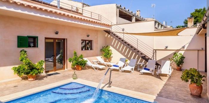 Casa Padrins de ses tanques