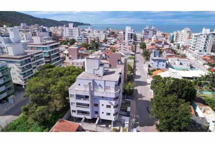 302- Lindo apartamento 2 dormitórios em Bombas