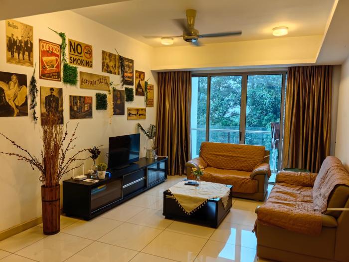 5 Bukit Bintang 5 minutes to Alor Street Bukit Ceylon KLCC Pavilion Apt 3R2B 10 pax